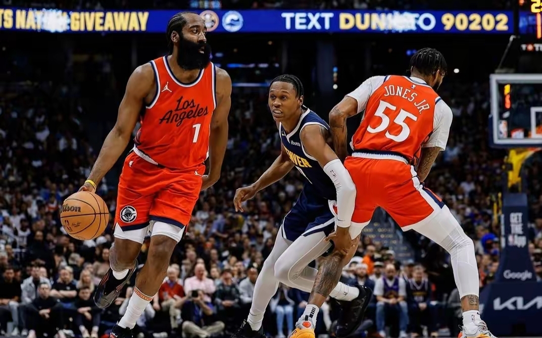 乐竟体育APP-今夜NBA常规赛焦点战，费耶诺德篮板制胜，媒体盛赞，球探报告显示潜力的简单介绍